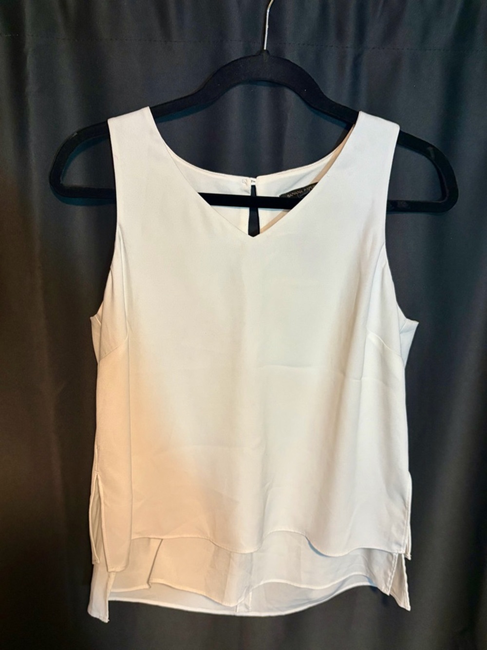 Banana Republic White Layered V-Neck Sleeveless Tank
